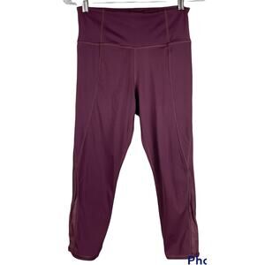 Athleta Women's Lightning Capri Size Small Maroon High Rise SuperSonic Fabric
